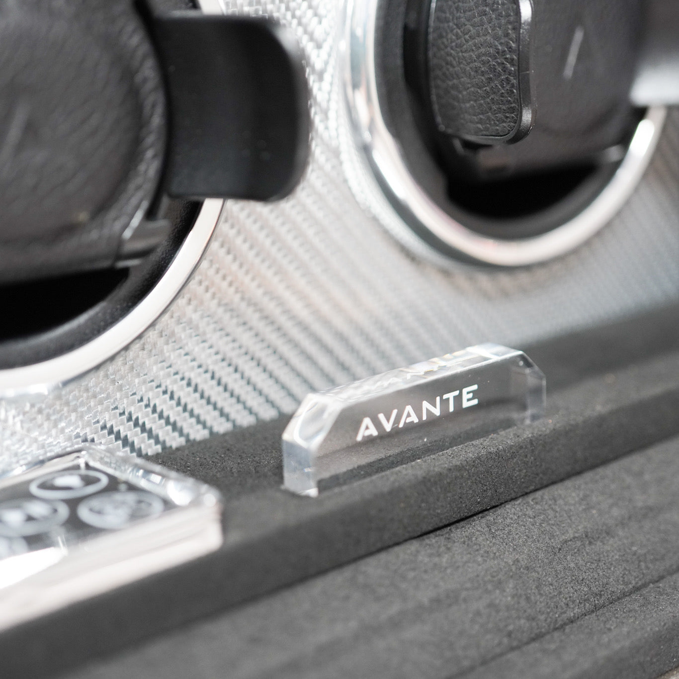 (Avante)Ebony wooden finishing in high gloss lacquer with sliver carbon fiber trimmed inlay 2 watch winders