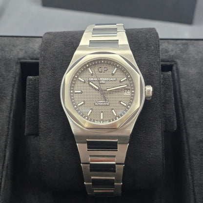 Girard Perregaux Laureato 42mm Used watch Ref.81010-11-231-11A