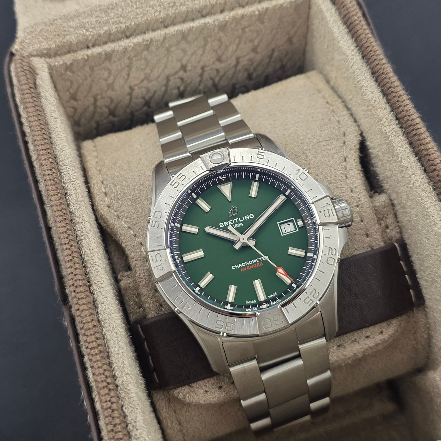 Breitling Avenger Automatic 42mm Ref. A17328101L1A1