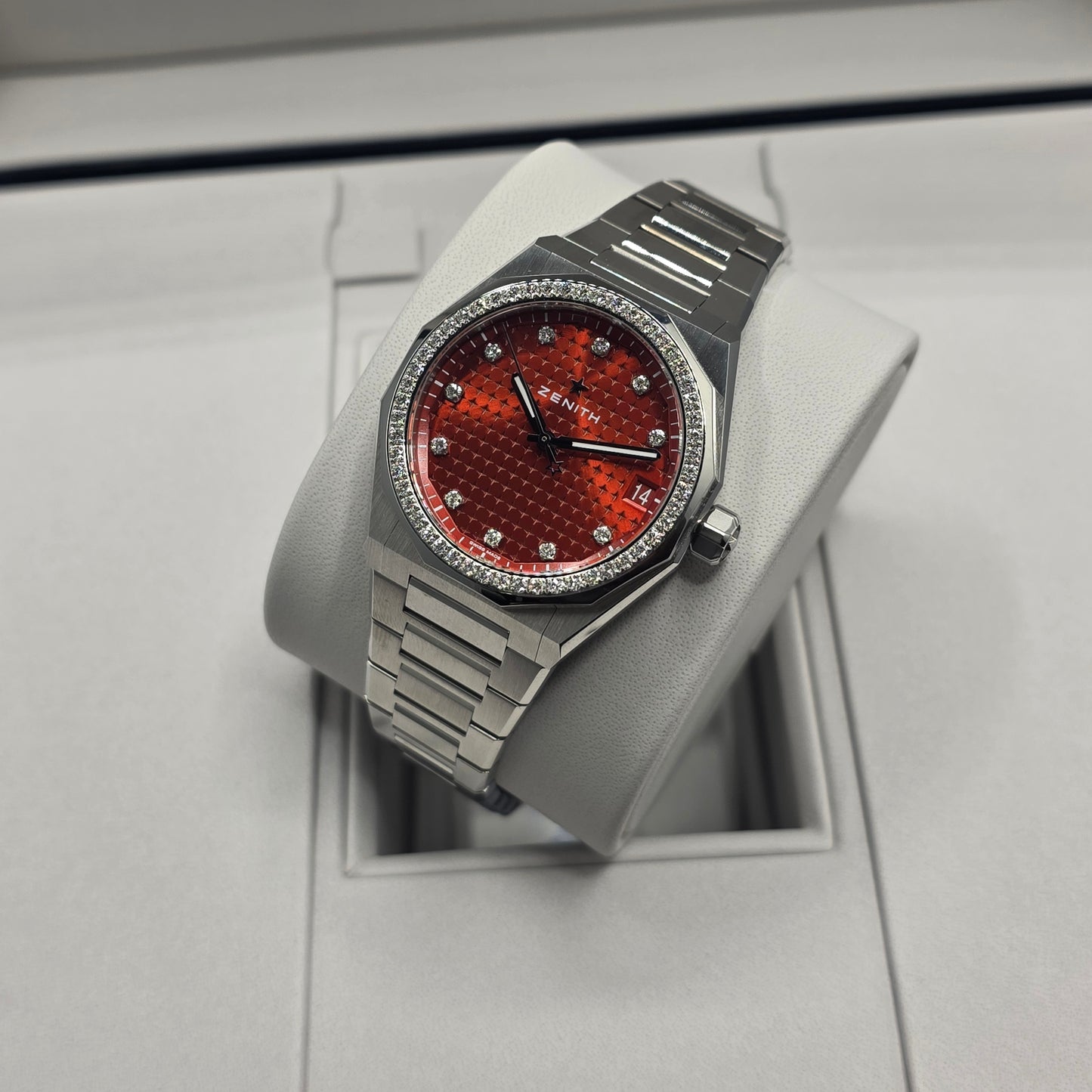 Zenith DEFY Skyline Lucky Red 36mm Ref. 16.9401.670/88.I001