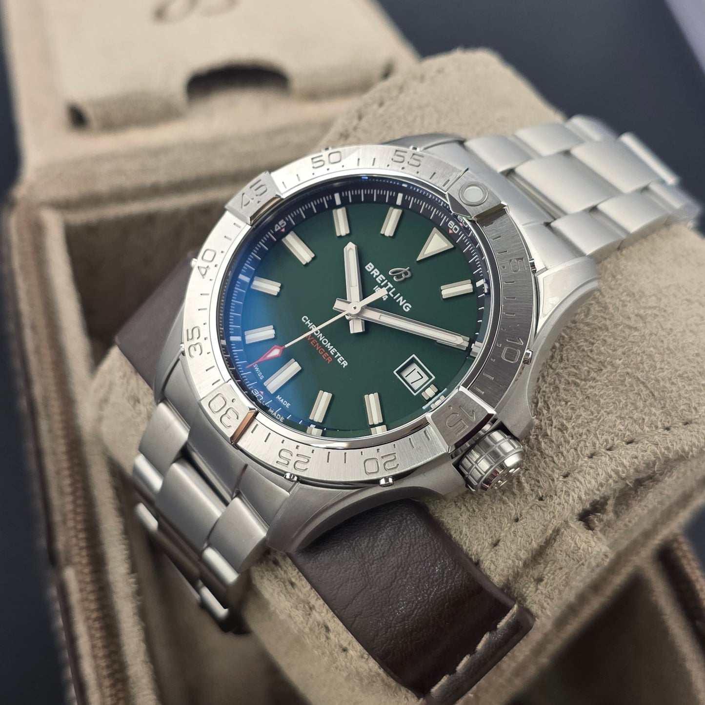 Breitling Avenger Automatic 42mm Ref. A17328101L1A1