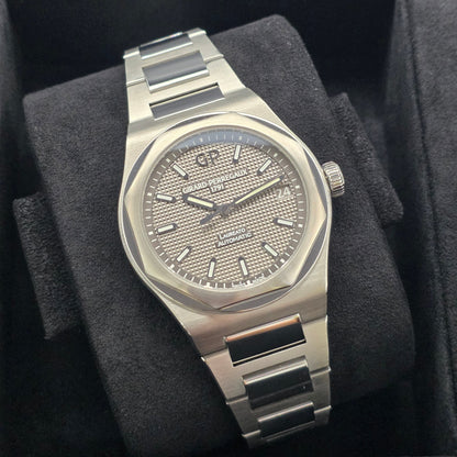 Girard Perregaux Laureato 42mm Used watch Ref.81010-11-231-11A