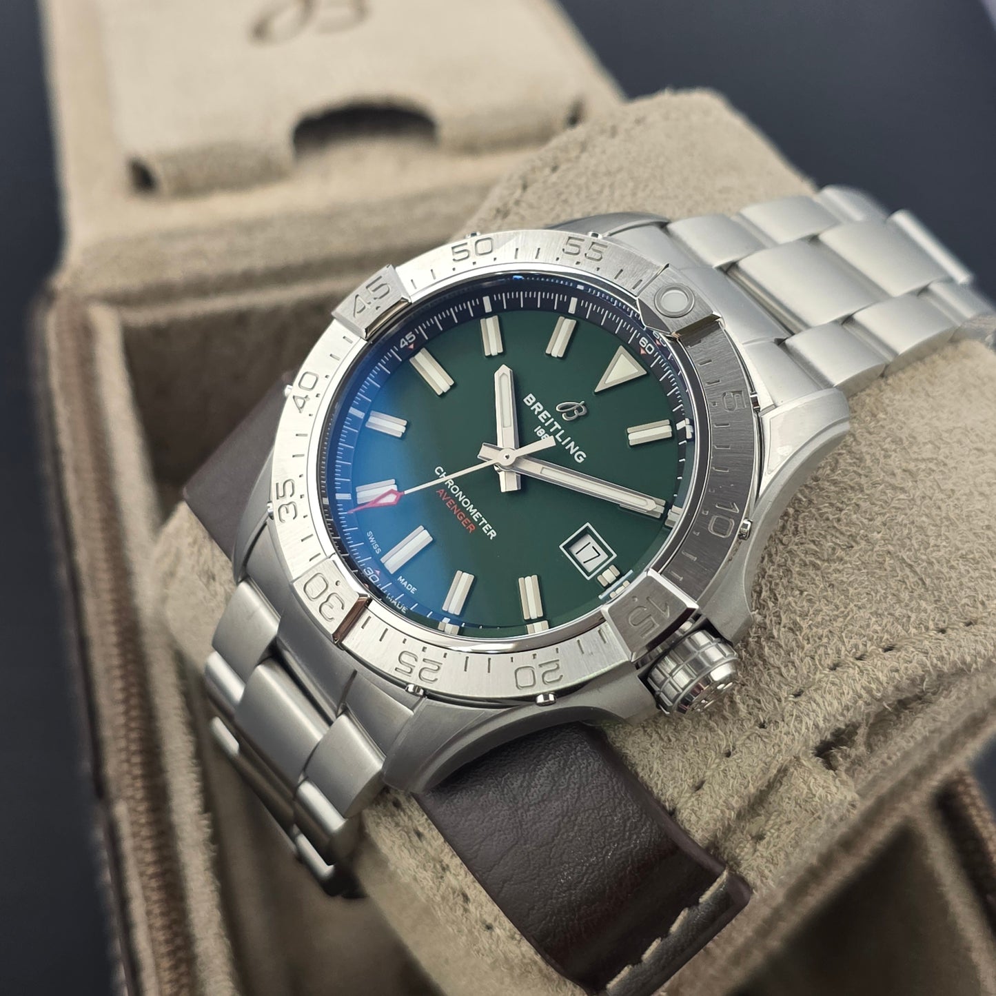 Breitling Avenger Automatic 42mm Ref. A17328101L1A1