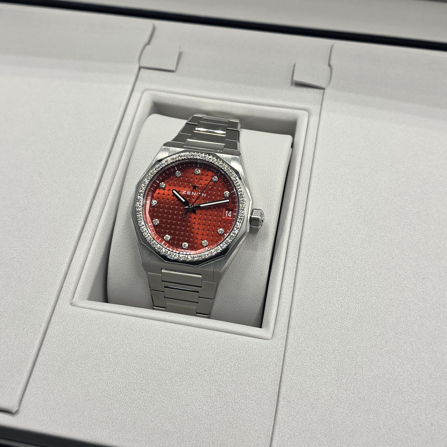 Zenith DEFY Skyline Lucky Red 36mm Ref. 16.9401.670/88.I001