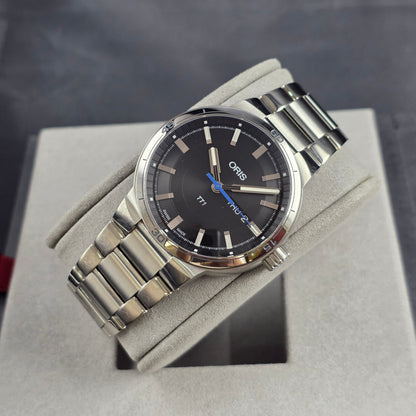 Oris TT1 Day Date Motor 42mm Ref. 01 735 7752 4154-07 8 24 08