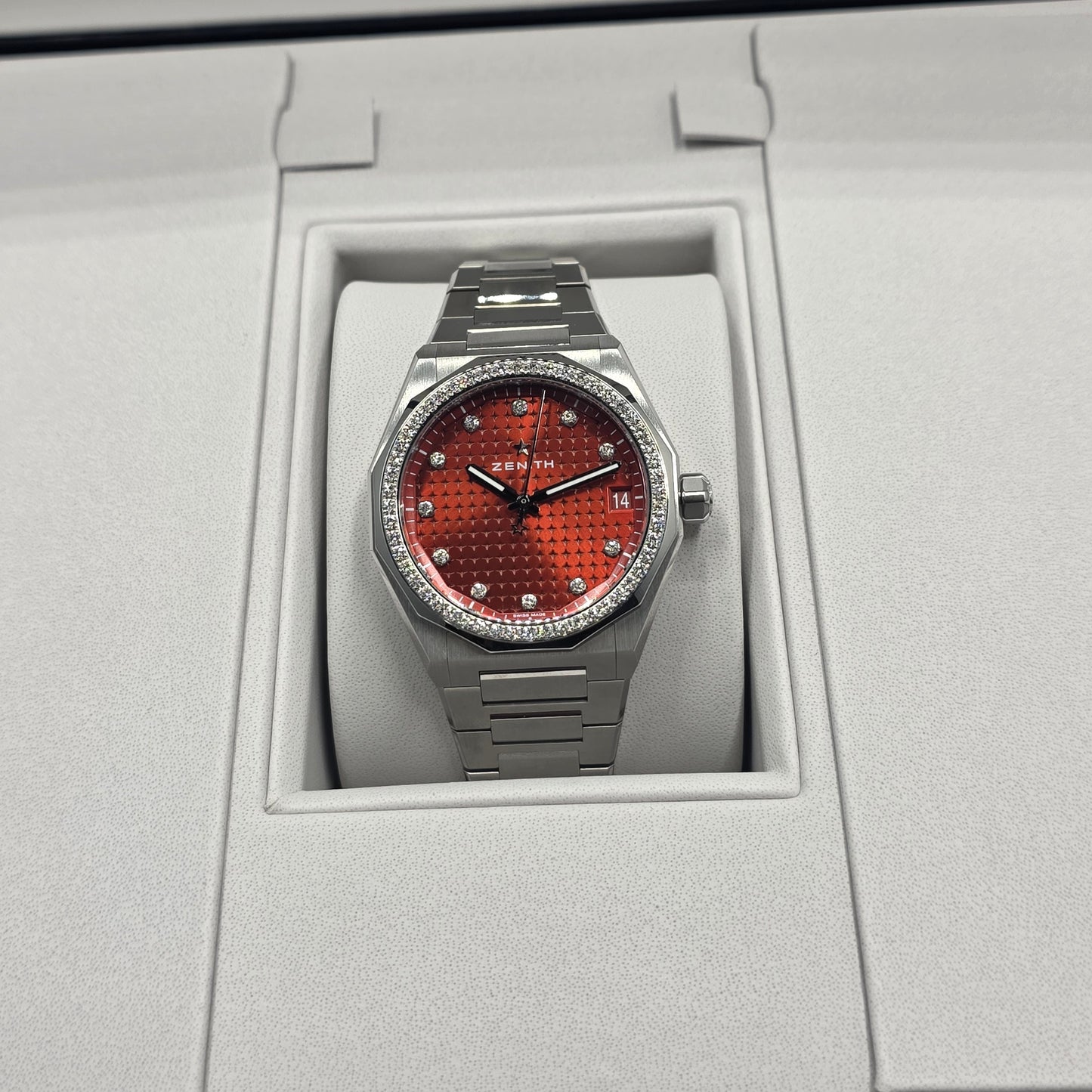 Zenith DEFY Skyline Lucky Red 36mm Ref. 16.9401.670/88.I001